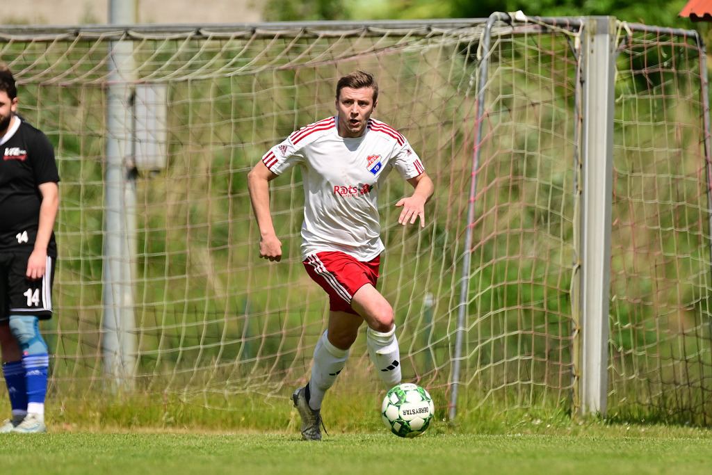 Fußball I Herren I Saison 2024-2025 I Kreisliga I 25. Spieltag I FSV Bliedersdorf-Nottensdorf - VfL Güldenstern Stade II | Der Sportfotograf. - Realisiert mit Pictrs.com