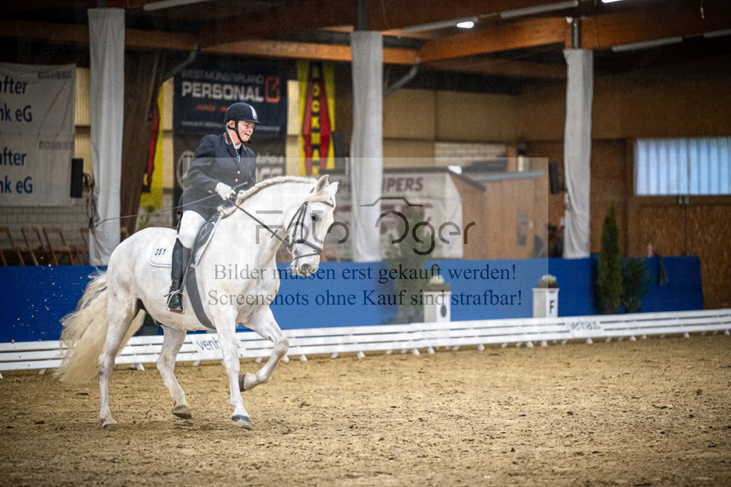 DOS_0818 | Entdecke hochwertige Reitturnierfotos von Foto Oger. Professionell, emotional und authentisch – jetzt Lieblingsmomente im Shop bestellen.Deutschlandweite Turnierfotografie. - Realisiert mit Pictrs.com