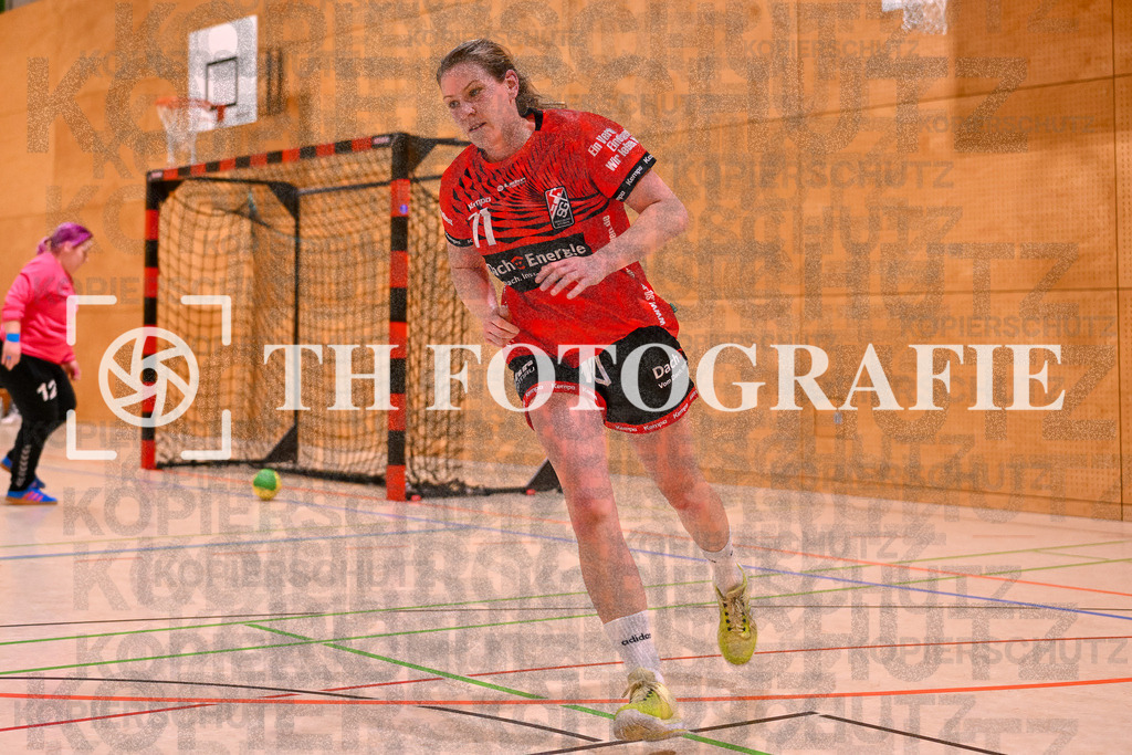 GER, SG Maulburg/Steinen - TuS Helmlingen, Handball, Suedbadenliga, 14. Spieltag, Saison 2023/2024, 17.02.2024 | Sabrina Gruber (SG Maulburg/Steinen, #71) 

GER, SG Maulburg/Steinen - TuS Helmlingen, Handball, Suedbadenliga, 14. Spieltag, Saison 2023/2024, 17.02.2024

Foto: TH Fotografie/Thomas Hess