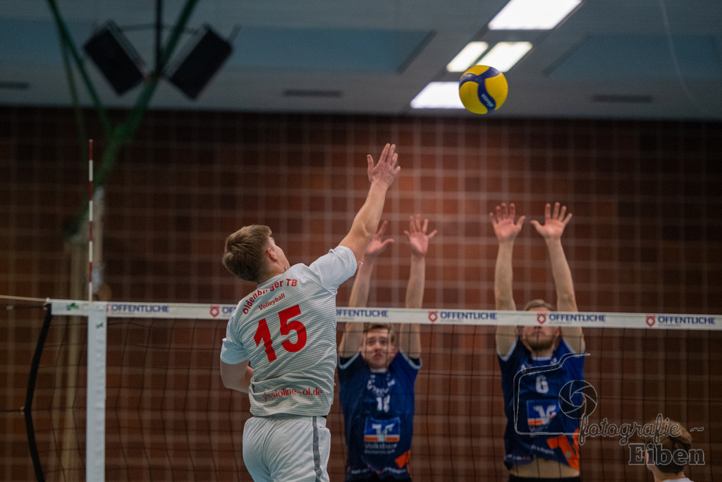 VSG Ammerland-Oldenburger TB | Regionalliga; VSG Ammerland (blau)-Oldenburger TB (weiß) am 18.01.2025 in Bad Zwischenahn (Sporthalle Schilldestraße ), Photo: Philip Eiben 2025 - Realisiert mit Pictrs.com