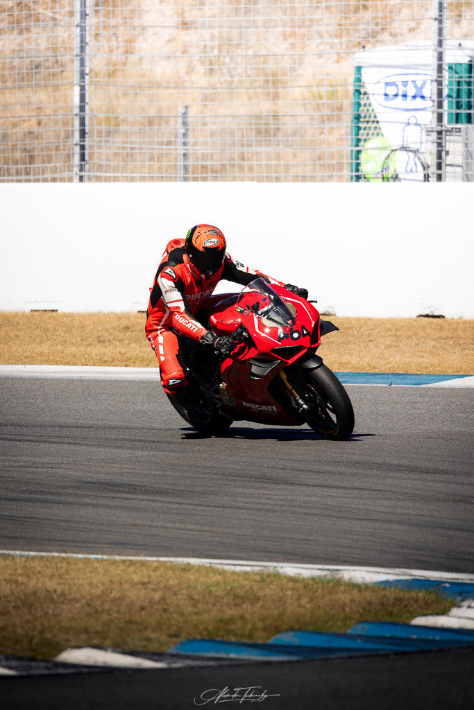 Ducati Trackday Hockenheimring 2026 | Entdecken Sie die faszinierende Welt von Alexander Tschuncky Arts: Kreative Fotografie, atemberaubende Automobilkunst und hochwertiger Bilderdruck. Lassen Sie sich inspirieren! - Realisiert mit Pictrs.com