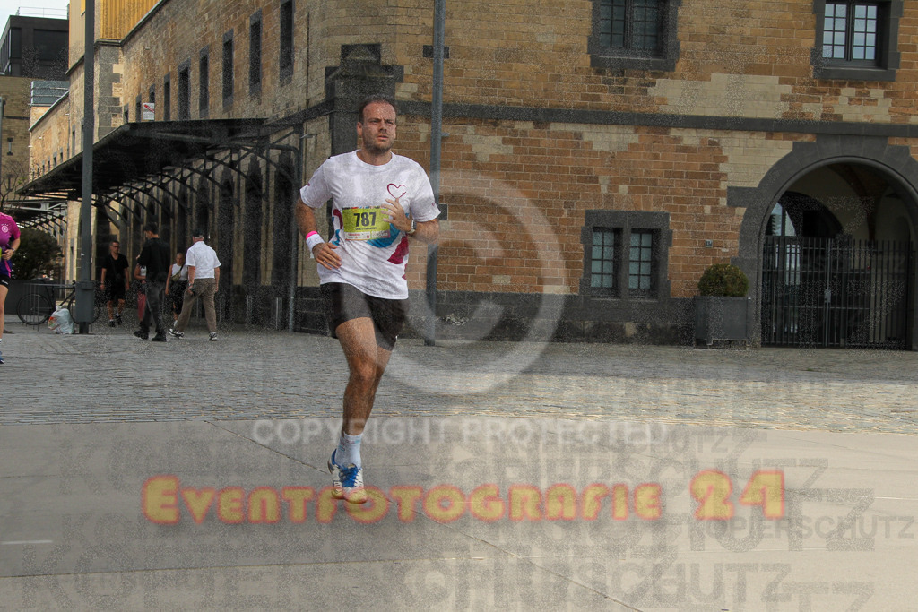 250920_1328_EV4_5692 | Sportfotografie im Rhein-Sieg Kreis, Köln, Bonn, NRW, Rheinland Pfalz, Hessen, etc. Unser Tätigkeitsfeld umfasst den Laufsport vom Volkslauf über den Marathon, Duathlon, Triathon bis zum Ultralauf wie Kölnpfad Ultra oder Schindertrail.