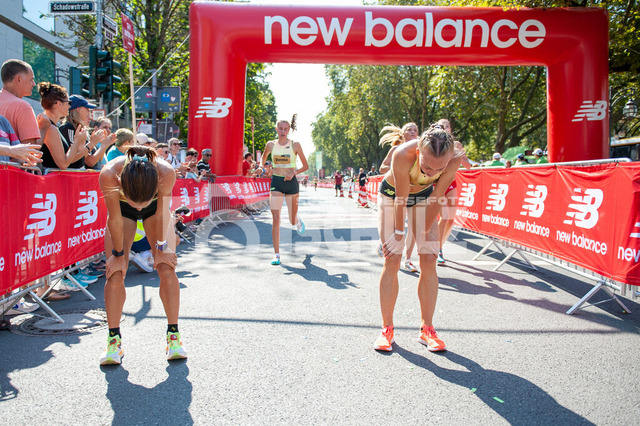 20240901_NSZ_9628 | ZieleinlaufDEU, Düsseldorf, 01.09.2024 Kö-Meile  - Realisiert mit Pictrs.com