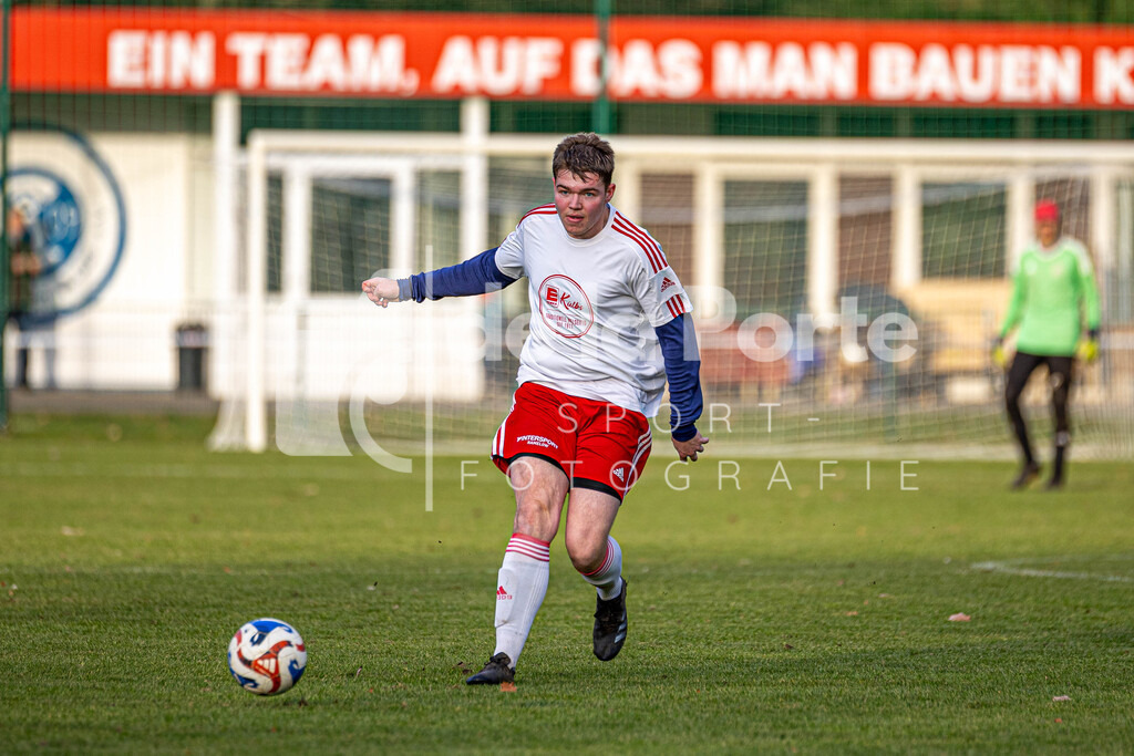 Suhlendorf - Zugier_ Jan-Phillip (Solo) vs SC Uelzen 301125 dlP | immodelaporte-sportfotos - Realisiert mit Pictrs.com
