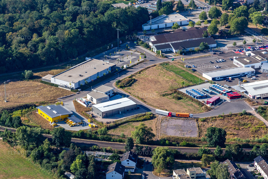 Luftbild: Gewerbegebiet Lauterburger Straße in Kandel im Bundesland Rheinland-Pfalz in Deutschland. Foto: IMG_134030.jpg vom 21.08.2022 durch Werner Riehm/FLY-FOTO.de