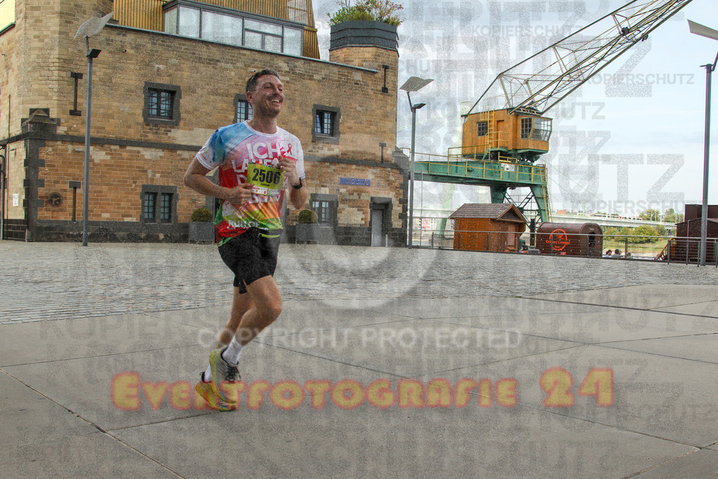 250920_1522_EV4_8579 | Sportfotografie im Rhein-Sieg Kreis, Köln, Bonn, NRW, Rheinland Pfalz, Hessen, etc. Unser Tätigkeitsfeld umfasst den Laufsport vom Volkslauf über den Marathon, Duathlon, Triathon bis zum Ultralauf wie Kölnpfad Ultra oder Schindertrail.