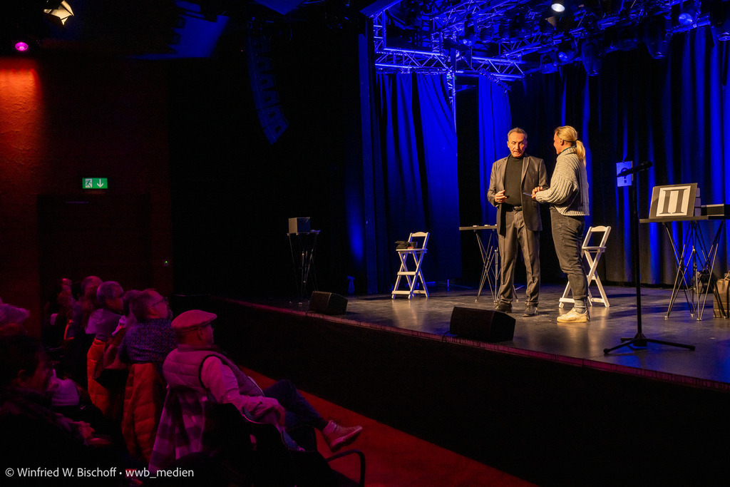 wwb-2412-0144 | <Fotografie> <Video> <Film> <Winfried Bischoff> - Realisiert mit Pictrs.com