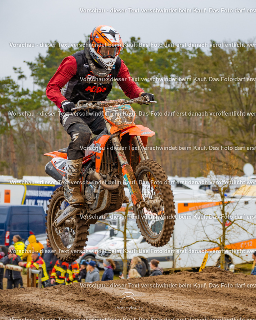 20260412_MCCBensdorf-0486 | Sportfotografin aus Berlin-Brandenburg mit Fokus auf Motocross. Ich halte deine sportliche Leistung und echte Emotionen auf und neben der Strecke professionell fest. Entdecke die Fotos von deinem Rennen und bestelle sie direkt hier im Shop.