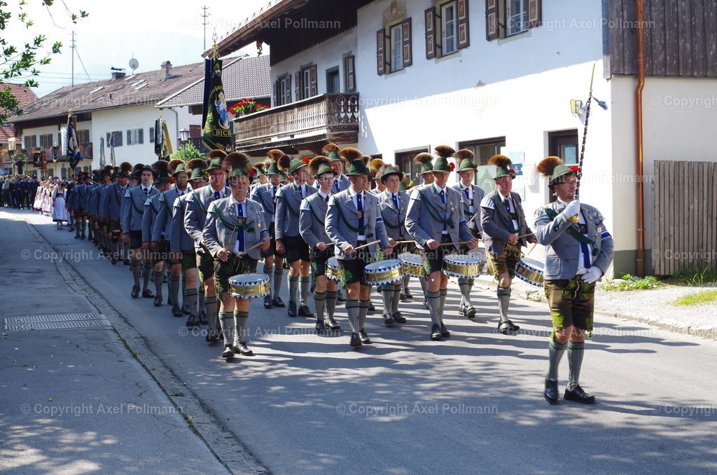 IMGP3615 | fotografiert von Axel PollmannLeonhardi Wallfahrt Benediktbeuern und Murnau, Fronleichnam, Fasching, Landschaft im Loisachtal und Benediktbeuern  - Realisiert mit Pictrs.com