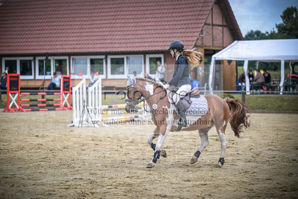 DOS_0812 | Entdecke hochwertige Reitturnierfotos von Foto Oger. Professionell, emotional und authentisch – jetzt Lieblingsmomente im Shop bestellen.Deutschlandweite Turnierfotografie. - Realisiert mit Pictrs.com