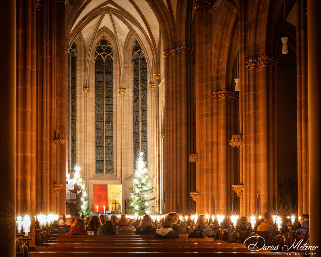 Christmette in der Katharinenkirche in Oppenheim | Christmette in der Katharinenkirche in Oppenheim. Mit unzähligen Kerzen, welche eine wundervolle, weihnachtliche Stimmung verbreiten.