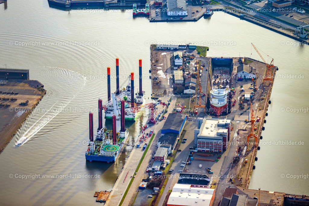 Bremerhaven_Berseehafen_ELS_4724040223 | BREMERHAVEN 04.02.2023 Schiffsrumpf im Kaiserdock 1 - Trockendock auf dem Werftgelände im Ortsteil Stadtbremisches Überseehafengebiet in Bremerhaven im Bundesland Bremen, Deutschland. Weiterführende Informationen bei: Lloyd Werft Bremerhaven GmbH. // Ship hull in the Kaiserdock 1 - dry dock on the shipyard site in the district Stadtbremisches Ueberseehafengebiet in Bremerhaven in the state Bremen, Germany. Further information at: Lloyd Werft Bremerhaven GmbH. Foto: Martin Elsen
