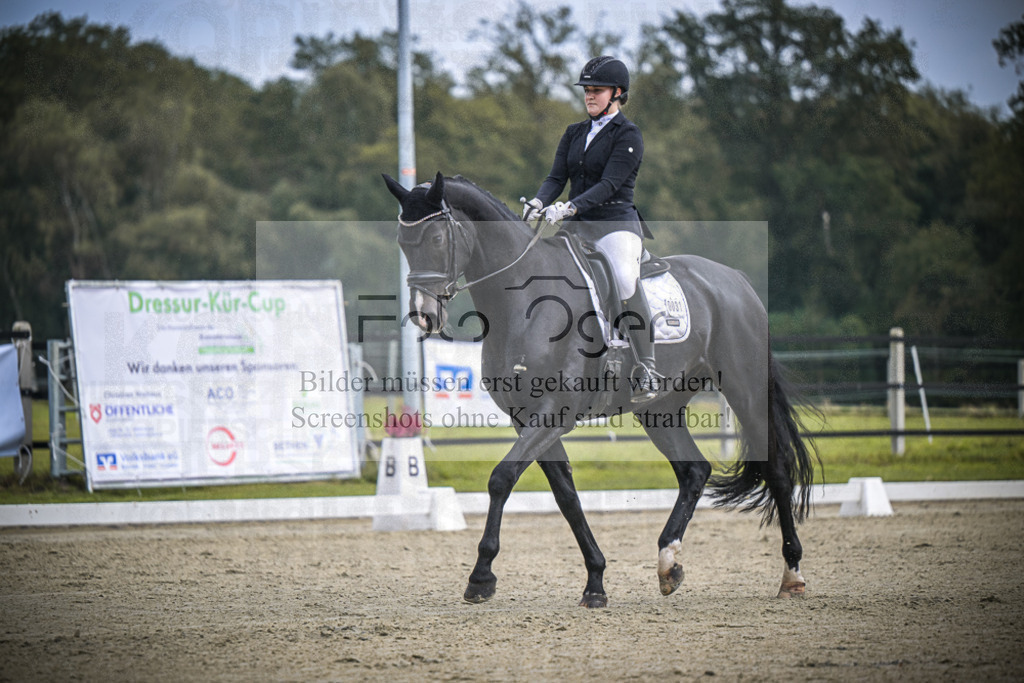 DOS_B557 | Entdecke hochwertige Reitturnierfotos von Foto Oger. Professionell, emotional und authentisch – jetzt Lieblingsmomente im Shop bestellen.Deutschlandweite Turnierfotografie. - Realisiert mit Pictrs.com