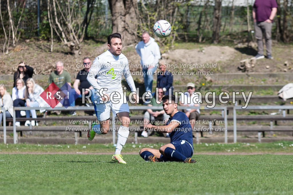 Fußball, Saison 2021/22, Oberliga Abstiegsrunde, Lohbrügge - Süderelbe, Binnenfeldredder (Hamburg), 18.04.2022, 12. Spieltag | Sportfotos aus Hamburg, Eventfotos oder freie Arbeiten von R.Seidel Imagery – einfach online kaufen.