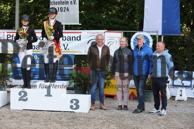Ichenheim_2024_SBM_Meisterehrung_Pony und Junioren (47) | Alle Fotos der Reiterjournal Fotografin Doris Matthaes im Reiterjournal Online-Fotoshop. - Realisiert mit Pictrs.com