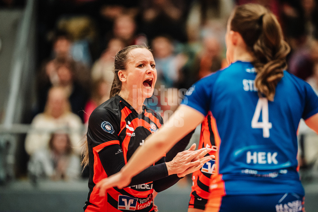 Volleyball | Frauen | Saison 2025/2026 | Volleyball Bundesliga | ETV Hamburger Volksbank Volleys vs. VC Wiesbaden | 14.03.2026 | Kathleen Weiß (#13, ETV Hamburger Volksbank Volleys) jubelt