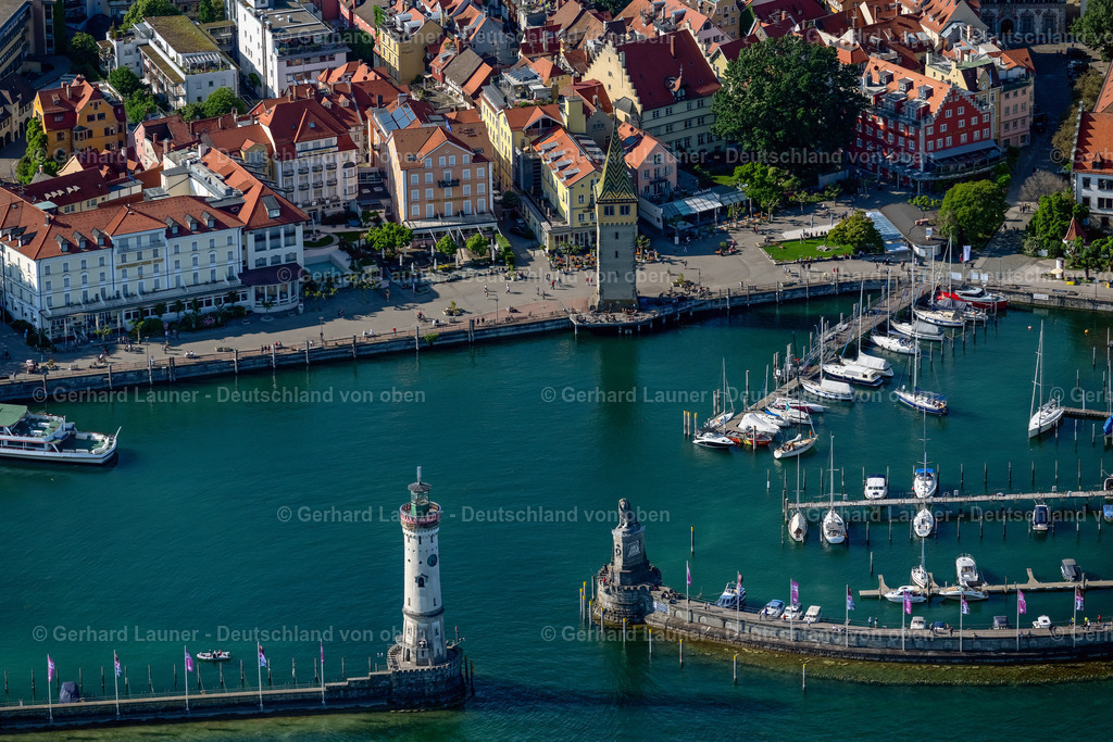 4028232 | LINDAU (BODENSEE) 17.05.2020 Hafeneinfahrt am Ufer des Bodensee in Lindau am Bodensee im Bundesland Bayern, Deutschland. // Port entrance on the shore of Lake Constance in Lindau am Bodensee in the state Bavaria, Germany. Foto: Gerhard Launer