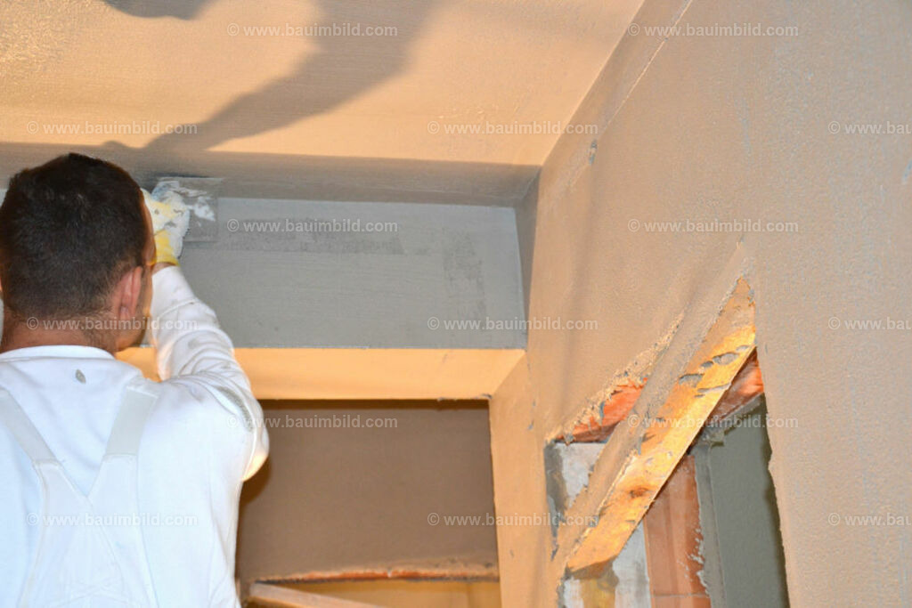 bib-lg18-putzarbeiten-0111 | Nach LV-Leistungsgruppen sortierte Detailfotos über den Bau eines Hauses. Alle Hausbau-Bilder direkt vom Urheber und Autor der Website Haus-Selber-Bauen.com