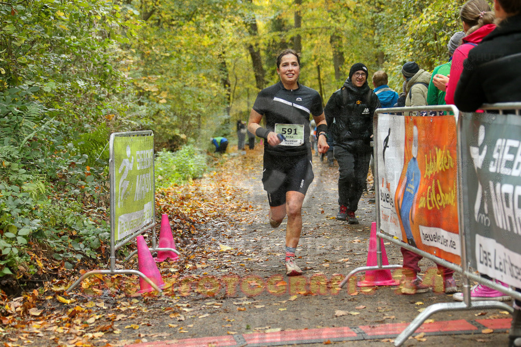 251026_1224_EX1_0292 | Sportfotografie im Rhein-Sieg Kreis, Köln, Bonn, NRW, Rheinland Pfalz, Hessen, etc. Unser Tätigkeitsfeld umfasst den Laufsport vom Volkslauf über den Marathon, Duathlon, Triathon bis zum Ultralauf wie Kölnpfad Ultra oder Schindertrail.