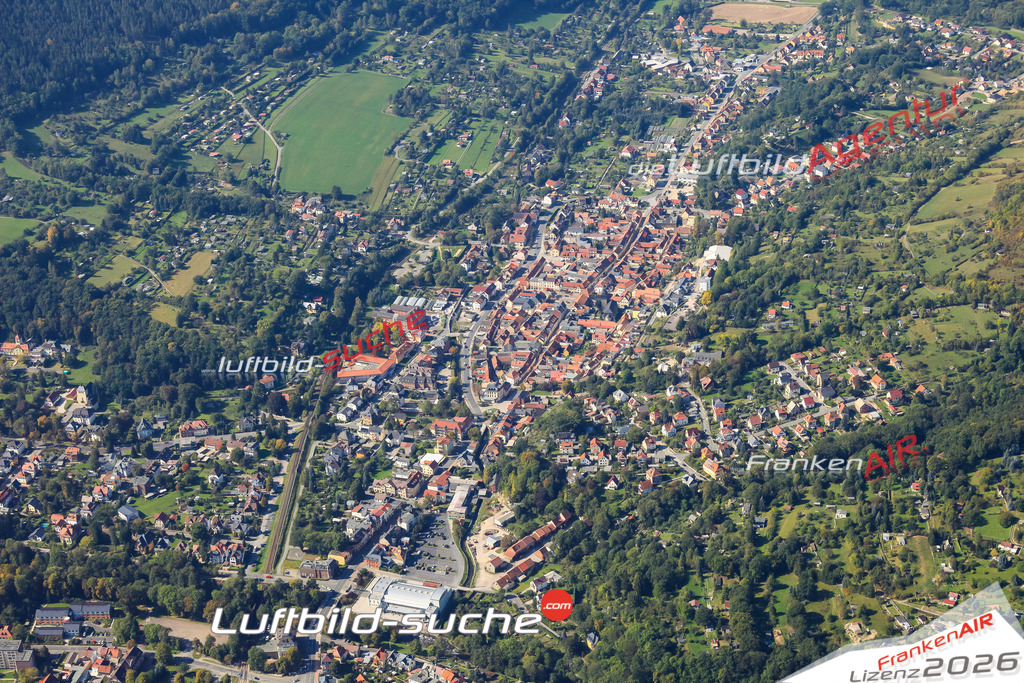 Die Luftaufnahme der Stadt Bad-blankenburg wurde vom UL-Flugzeug heraus erstellt ( keine Drohne )- hohe Auflösung für beste Qualität