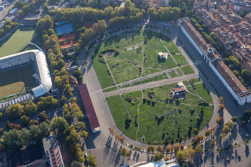 Vue aérienne: Parc archéologique de Novi Ark à Modena dans le département Modena, Italie. Photo: IMG_134858.jpg prise le 20/09/2022 par Werner Riehm/FLY-FOTO.euRésolution de l'original: 4356 x 2904 px