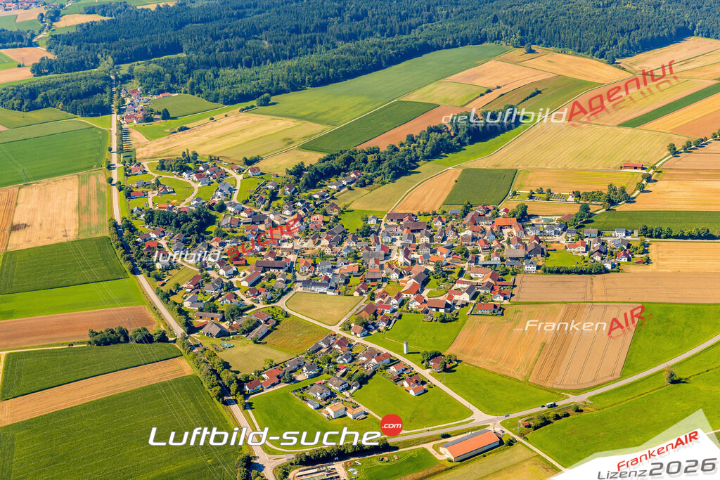 Luftbild Vs Google Maps  Mendorf  Altmannstein -Das Luftbild wurde 2025 vom UL-Flugzeug heraus erstellt ( keine Drohne ) - Hochauflösende Luftaufnahme -Nicht vergleichbar mit Google Maps oder Satelittenbilder- Die Geschenkidee !Mit Lizenz und Bildrechte bestellbar