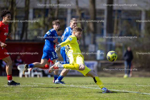 Fußball I Junioren I Saison 2025-2026 I DFB-Nachwuchsliga I 8. Spieltag I JFV Lübeck - 1. FC Magdeburg 156 | Emil Strauß (30, 1. FC Magdeburg) - Realisiert mit Pictrs.com