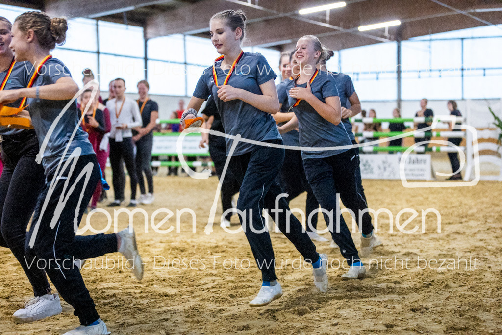 Platzierung5+6+7+NS-022 | MomenTaufnahmen Pferdesportfotos