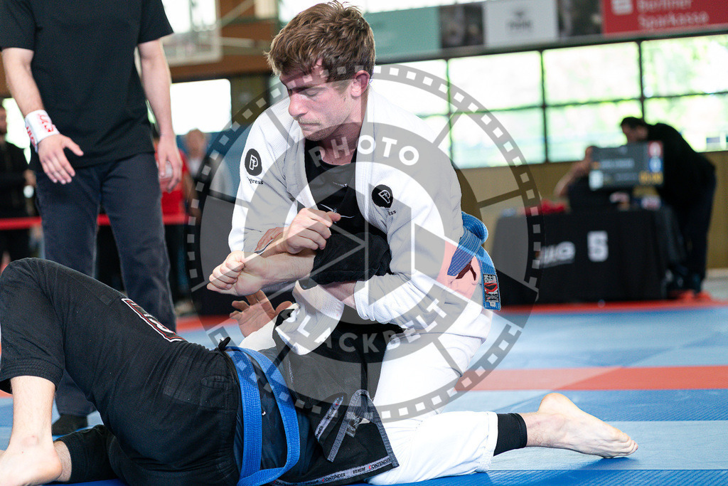 20250510PBB0344 | Athletes compete during the JJLG Berlin Open Jiu-Jitsu Championship on May 10, 2025 in Berlin, Germany. © Chiara Dazi / photoblackbelt