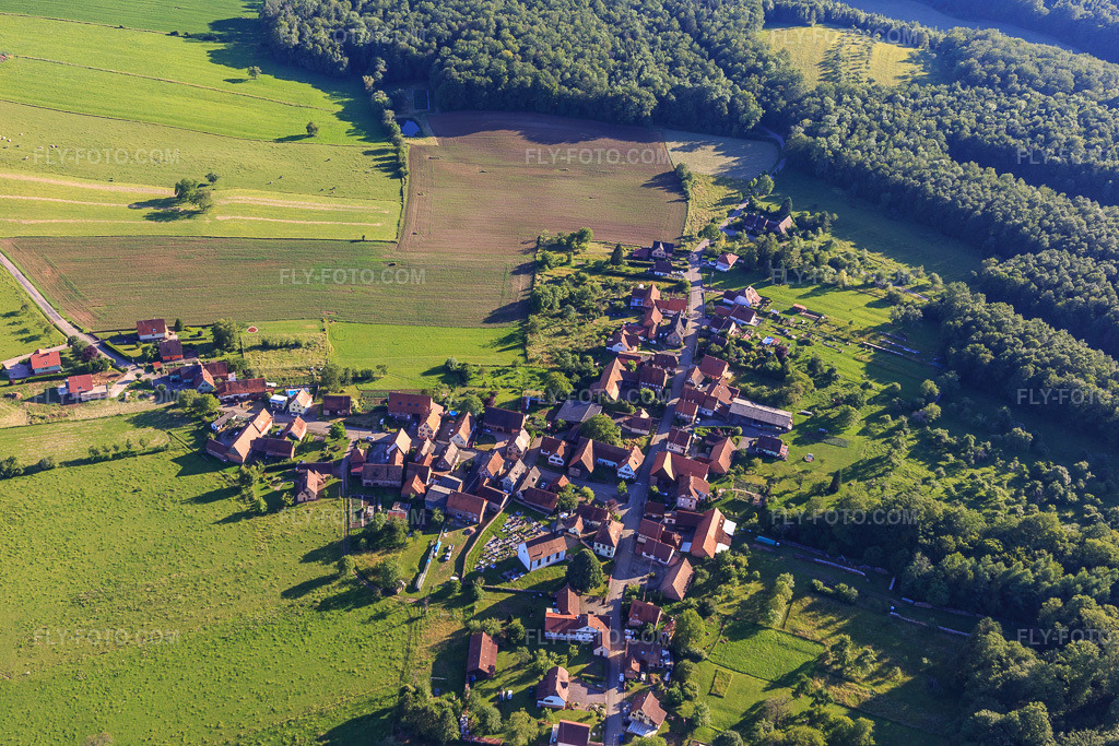 Aerial view: Mattstall district in Lembach in the state Bas-Rhin, France. – Photo: IMG_115388.jpg taken on 06/16/2019 by Werner Riehm/FLY-FOTO.com – Resolution of the original: 5472 x 3648 px