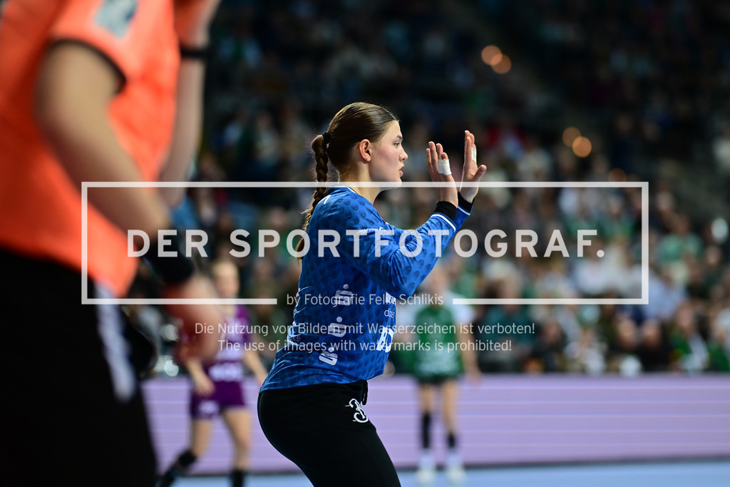 Handball I Frauen I Saison 2024-2025 I 1. HBF I 12. Spieltag I VfL Oldenburg - TuS Metzingen I 056002 | Der Sportfotograf. - Realisiert mit Pictrs.com