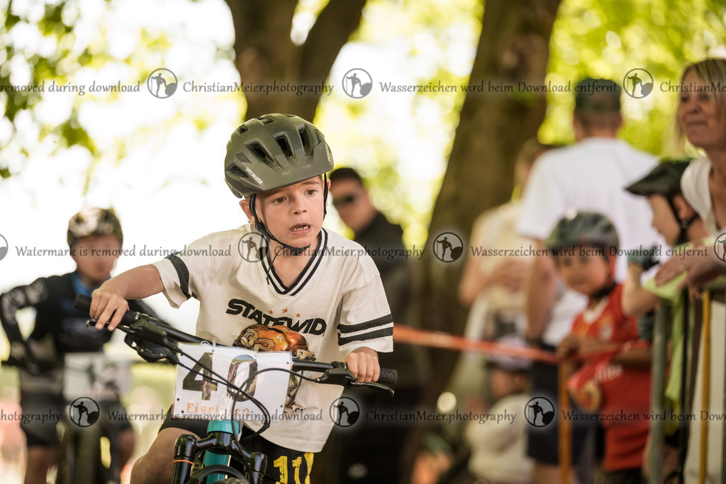 Eierlesen 2026 | Sie wurden bei einem Event oder Sportanlass fotografiert? Hier finden sie ihre Bilder! - Realisiert mit Pictrs.com