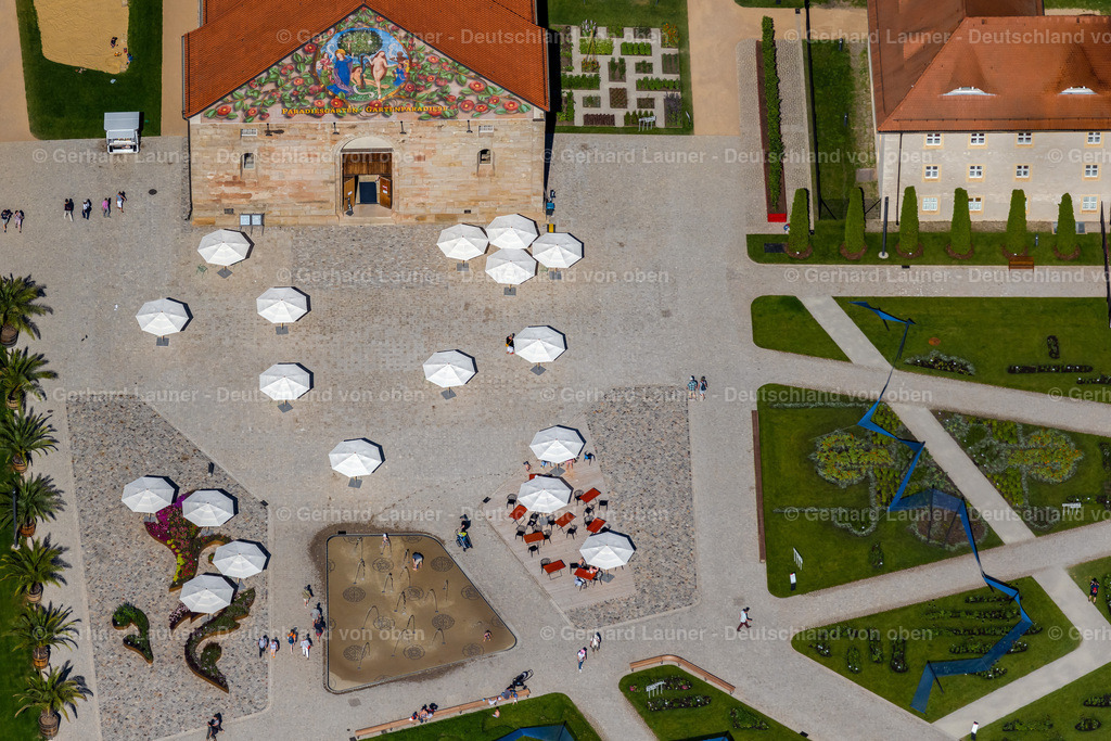 4046082 | ERFURT 14.06.2021 Tische und Sitzbänke der Freiluft- Gaststätten am Petersberg im Egapark anläßlich der BUGA Bundesgartenschau im Ortsteil Altstadt in Erfurt im Bundesland Thüringen, Deutschland. Weiterführende Informationen bei: Bundesgartenschau Erfurt 2021 gemeinnützige GmbH,  Landeshauptstadt Erfurt,  geskes.hack Landschaftsarchitekten GmbH. // Tables and benches in the open-air restaurants on the Petersberg in the Egapark on the occasion of the BUGA Federal Garden Show in the district Altstadt in Erfurt in the state Thuringia, Germany. Further information at: Bundesgartenschau Erfurt 2021 gemeinnuetzige GmbH,  Landeshauptstadt Erfurt,  geskes.hack Landschaftsarchitekten GmbH. Foto: Gerhard Launer