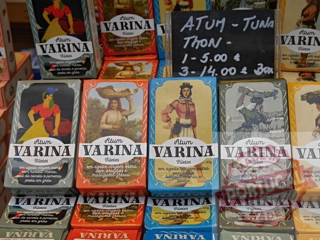 Varina canned tuna fish display in Lisbon shop | Colorful vintage style Varina tuna fish cans for sale in a Portuguese store - Realized with Pictrs.com
