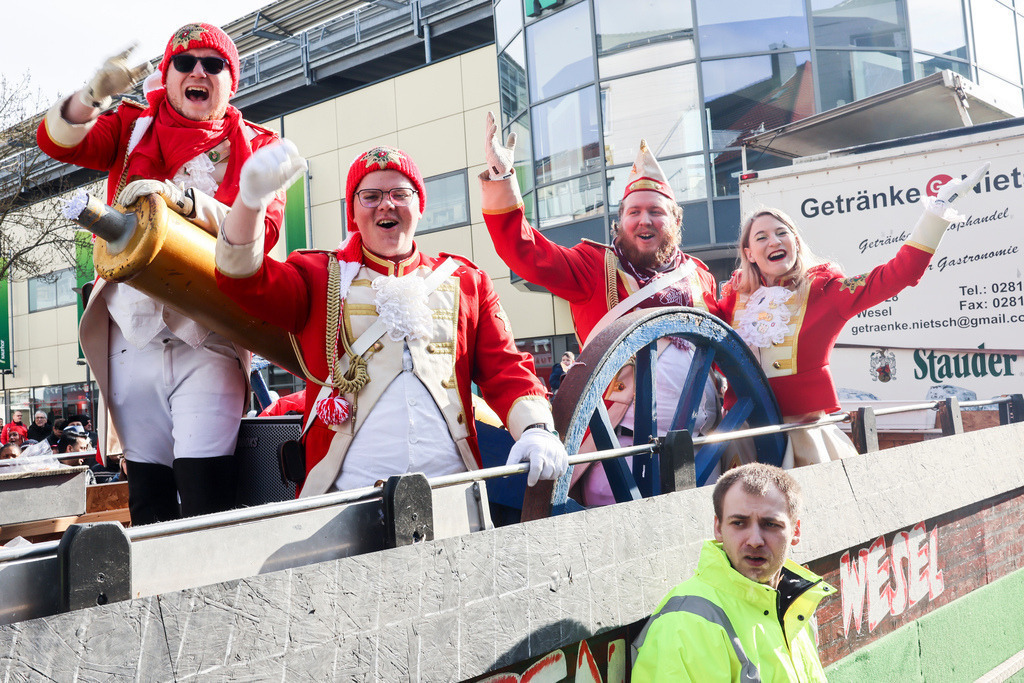 top-top.de 240212-033 | Foto, Video, Fotografie, Videografie, Fotobox, DJ, Discjockey, Musik, Musikbox, Veranstaltung, Photobooth, Amazon, Ebay, Buchtipp, Bestseller, Autor, Verlag, Buch, Wesel, Hamminkeln, NRW, Dinslaken, Rees, Drohne, Hochzeit, Party, Fotobox, Wesel, Fotograf