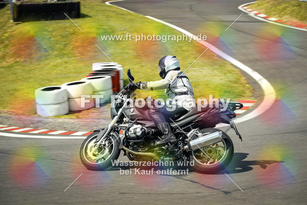 OBK_Mai_Martina_Markus-10815 | Hier findet Ihr Bilder von Touristenfahrten auf der Nürburgring Nordschleife oder von anderen Veranstaltungen die ich besucht habe. Viel Spass beim Durch Schauen 