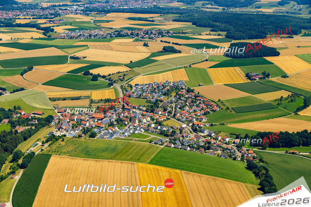 Aktuelles Luftbild von Reute Mittelbiberach - Die Luftaufnahme wurde 2022 mittels UL-Flugzeug erstellt ( keine Drohne ) - hochauflösende Kamera-Systeme von  Canon -Beste Qualität - Für grossformatige Ausdrucke geeignet. Die Geschenkidee !