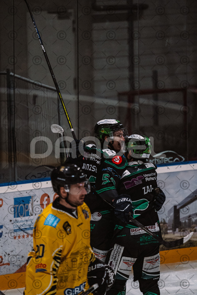 Alligators_vs_Bayreuth_16_01_2026-37 | Höchstadt Alligators Fotogalerie: Eishockey-Action aus Franken. Professionelle Spielfotos, Portraits & Stadionbilder zum Download. Jetzt entdecken! - Realisiert mit Pictrs.com