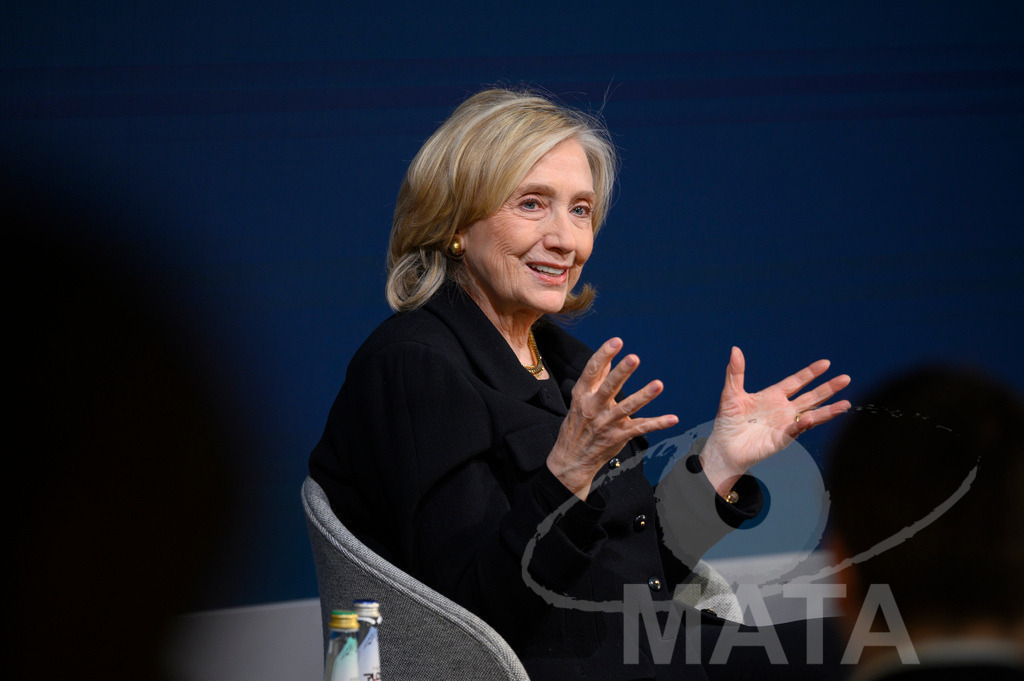 _DWI3166 | Die US-Politikerin Hillary Clinton auf der Veranstaltung Bridging Scholarship and Statecraft im Rahmen der Münchner Sicherheitskonferenz 2026. München, 13.02.2026 Bayern Deutschland  - Realized with Pictrs.com