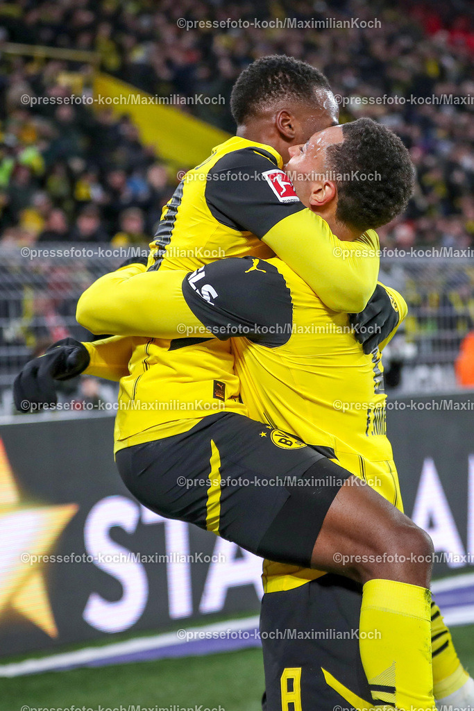 BVB30112402178 | 30.11.2024, Borussia Dortmund - FC Bayern München, 1. Fußball Bundesliga, 12. Spieltag, Signal Iduna Park, Saison 2024 2025: Torjubel nach dem 1:0 durch Jamie Gittens (BVB #43). Zusammen mit Felix Nmecha (BVB #8)DFB regulations prohibit any use of photographs as image sequences and or quasi-video.