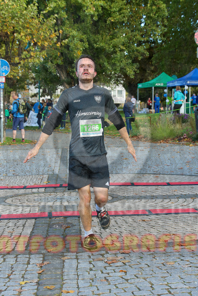 221016_1044_EX1_4353 | Sportfotografie im Rhein-Sieg Kreis, Köln, Bonn, NRW, Rheinland Pfalz, Hessen, etc. Unser Tätigkeitsfeld umfasst den Laufsport vom Volkslauf über den Marathon, Duathlon, Triathon bis zum Ultralauf wie Kölnpfad Ultra oder Schindertrail.