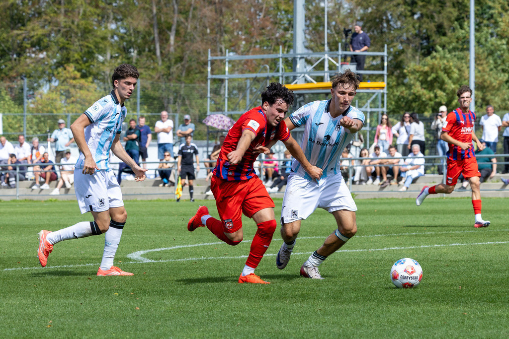 20260830-U19_DFB-Pokal_FCH-1860_052 | 1.FC Heidenheim 1846 vs. TSV 1860 München, Fußball, U19, DFB-Pokal, 2026/2027, 2. Runde, 30.08.2026 in Heidenheim, Walter-Birkhold-Jugendstadion(Foto: Michael Bulling) - Realisiert mit Pictrs.com