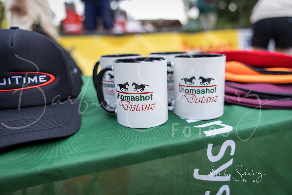 Siegerehrung_2026-06-27_08 | Stimmungsvolle Fotografie von Pferden, fotografische Begleitung von Veranstaltungen, Golfturnieren und Distanzritten - Realisiert mit Pictrs.com