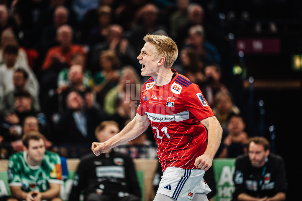 Handball | Männer | Saison 2024/2025 | DAIKIN Handball-Bundesliga | 10. Spieltag || Handball Sport Verein Hamburg vs. Füchse Berlin | 18.11.2024 | Frederik Andersen (#21, Handball Sport Verein Hamburg) jubelt nach seinem Tor