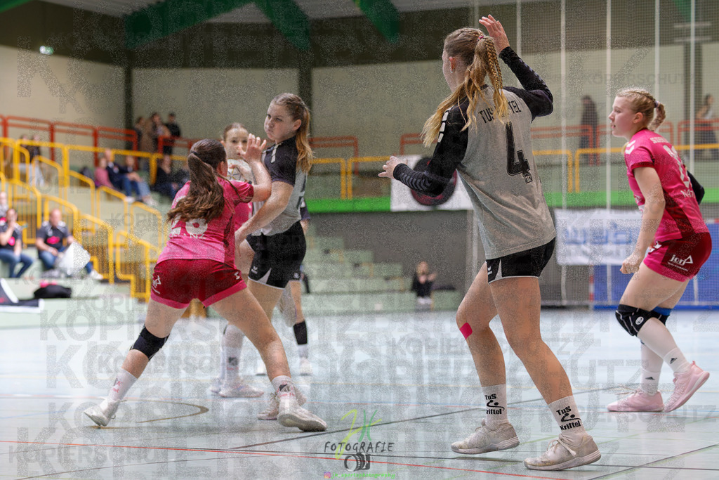 Hessenmeisterschaft wJC - Spiel um Platz 3; TuS Kriftel - SG Schenklengsfeld | Hessenmeisterschaft wJC - Spiel um Platz 3; TuS Kriftel - SG Schenklengsfeld am 22.03.2025 in Biedenkopf (Sporthalle Lahntalschule)Photo © 2025 - Jörg Heinrich - Realisiert mit Pictrs.com
