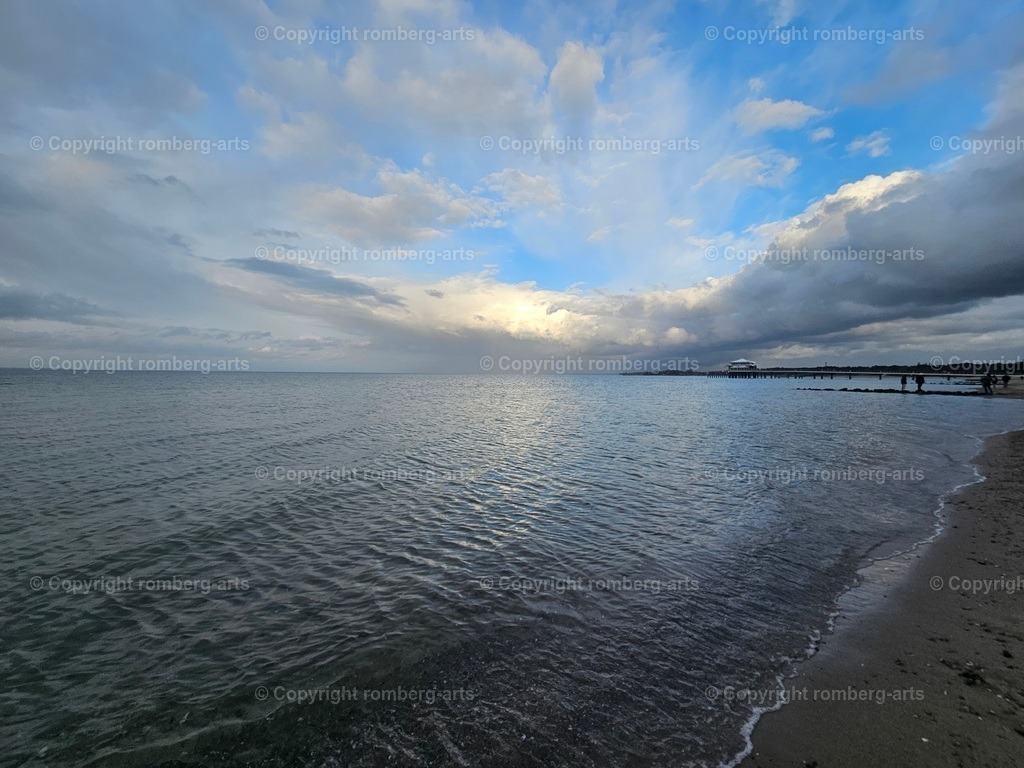 20240402_184011 | romberg-arts, romberg-arts.de, www.romberg-arts.de, Foto_Online_Shop, Julia Fuhrmann, Köln, Fotos, Fotografie, Fotokunst, Kunstdrucke, Naturfotos, Aktfotos, Nacktfotos, schwarz_weiß_Fotos, Blumenfotos, Blumen, Tiere, Beton, Korrosion, Lächeln, Drucke