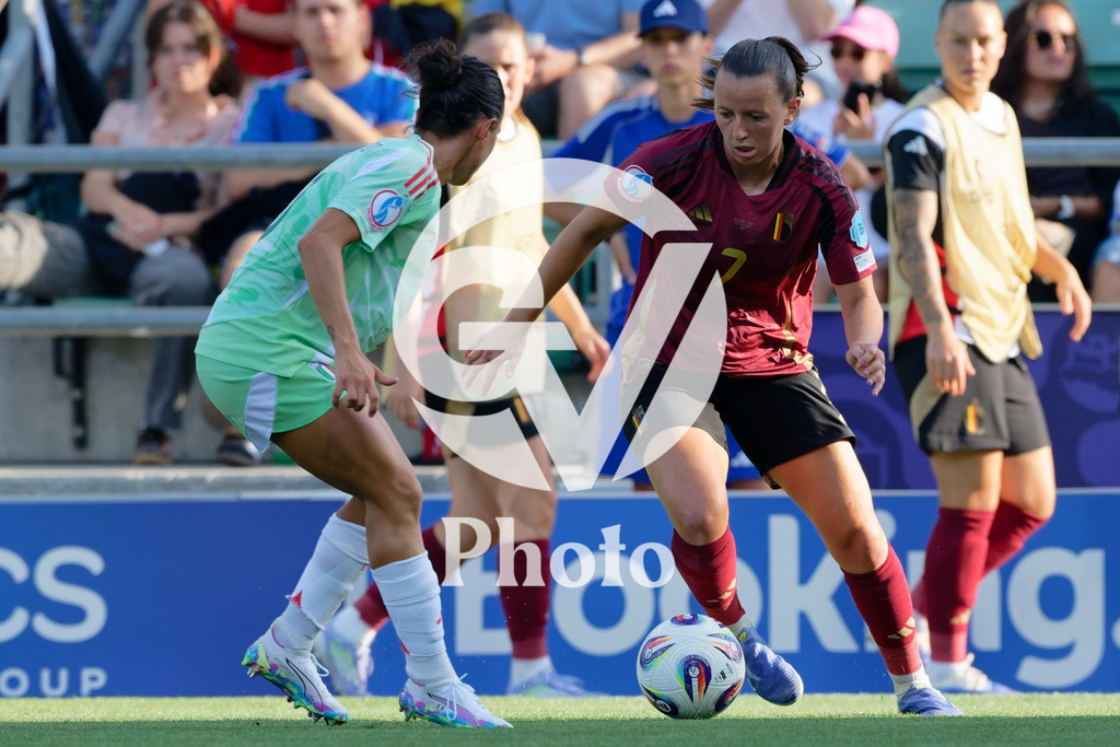 Belgium v Italy - UEFA Women's EURO 2025 Group B | SION, SWITZERLAND - JULY 3: Hannah Eurlings of Belgium (R) and Lucia Di Guglielmo of Italy fight for possession during the UEFA Womens EURO 2025 Group B match between Belgium and Italy at Stade de Tourbillon on July 3, 2025 in Sion, Switzerland. (Photo by Giuseppe Velletri/Sports Press Photo/Getty Images)