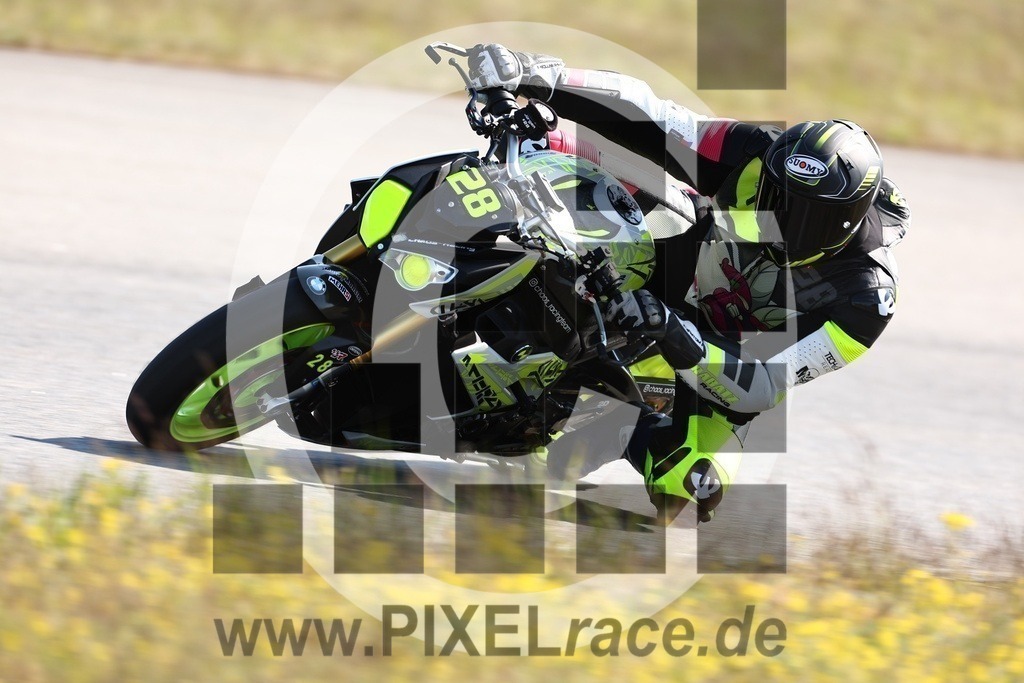 0028-20240502_00190 | Schöne Erinnerungen an spannende Momente - das festzuhalten ist unser Job. PIXELrace.de ist seit 2003 auf den Rennstrecken Europas unterwegs um die Action draußen beim Fahren und die wunderbare Stimmung imm Fahrerlager für euch einzufangen.