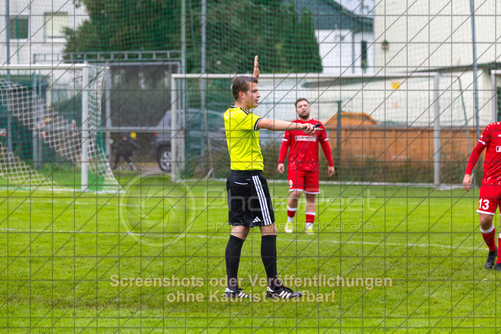 20261011_151819_0014_(c)_by_PhotoPeet | #,KSG Eislingen (grün) vs. 1.FC Donzdorf (rot), Fußball, Bezirksliga - Bezirk Neckar/Fils, 07. Spieltag, Saison 2026/2027, Rasensportplatz, Albstraße 69, 73054 Eislingen, 11.10.2026 - 15:00 Uhr,Foto: PhotoPeet / Sport- &amp; Eventfotografie / Peter Harich