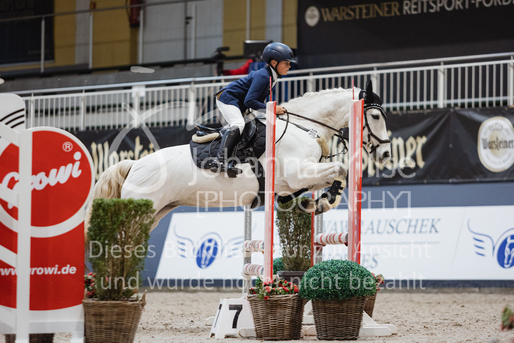 221112_Warstein_E-Stil-453 | Deine schönsten Turniermomente als professionelle Fotos! Entdecke hochwertige Pferdesport-Fotografie im Online-Shop. Jetzt Fotos finden & bestellen!